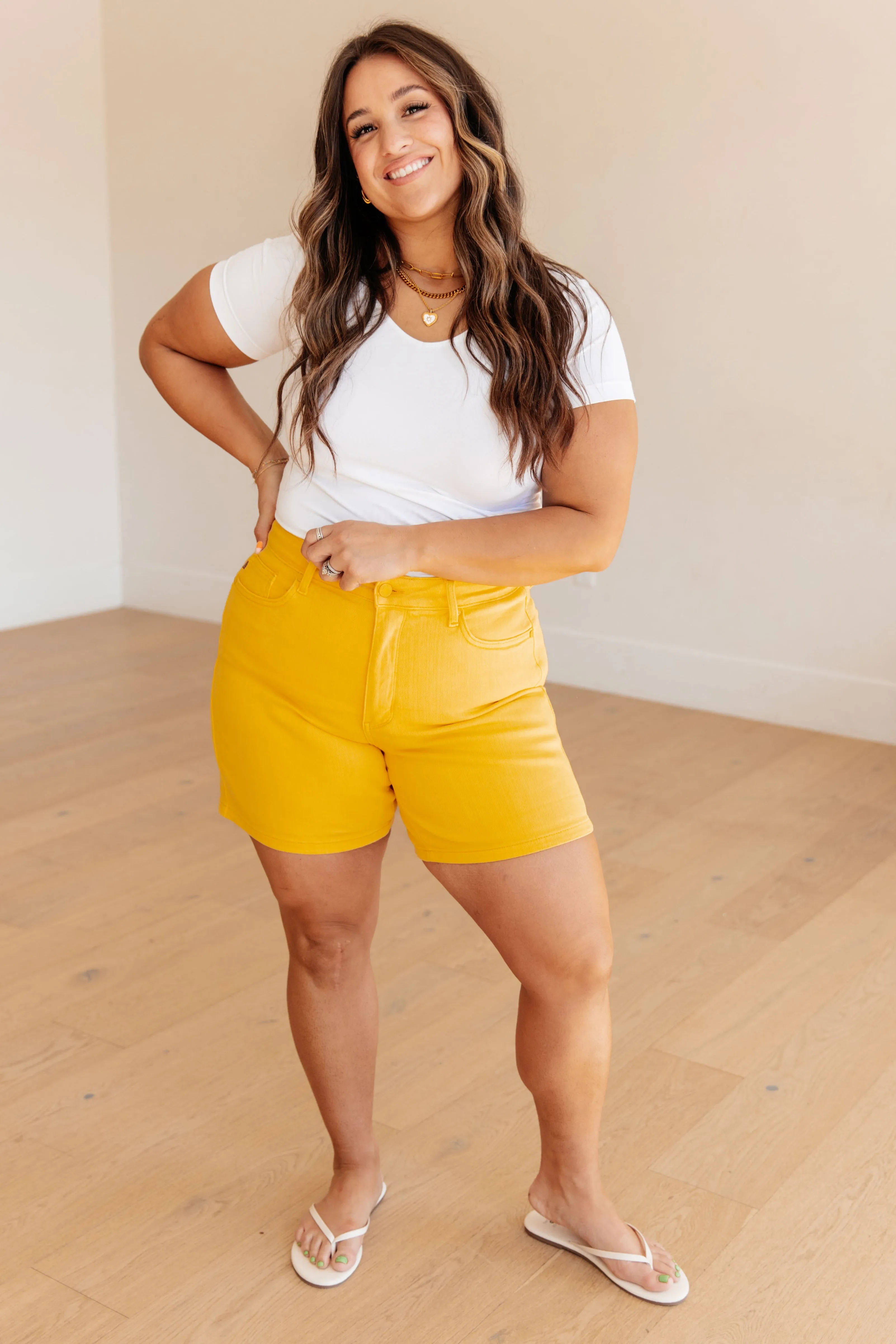 Jenna Cuffed Shorts in Yellow